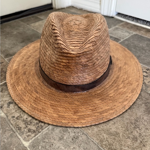 Adorable Straw Hat 👒 - Picture 2 of 8